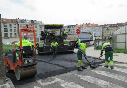 O concello renova o pavimento en tres rúas da capital municipal